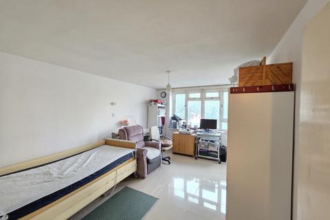 1 bedroom flat for sale, Mapesbury Road, London, NW2