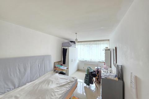 1 bedroom flat for sale, Mapesbury Road, London, NW2