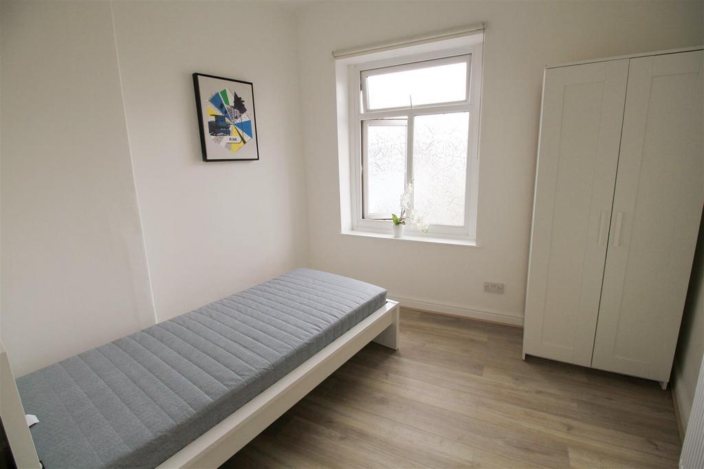 Room 5.jpg