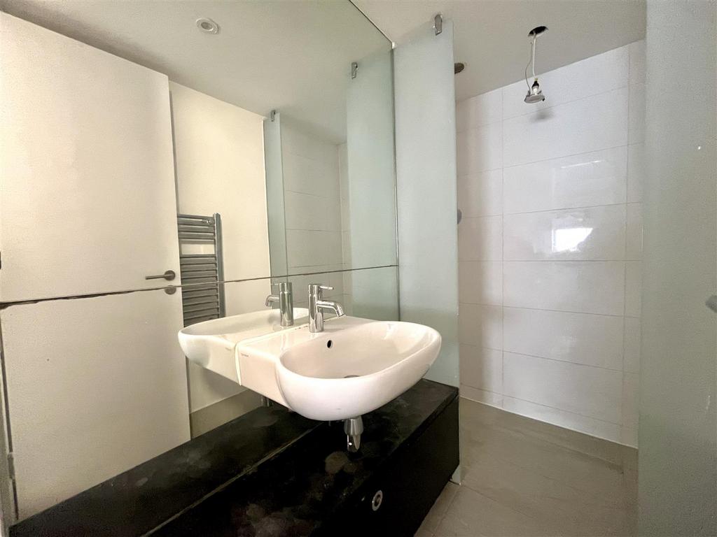 Bed 1 En Suite