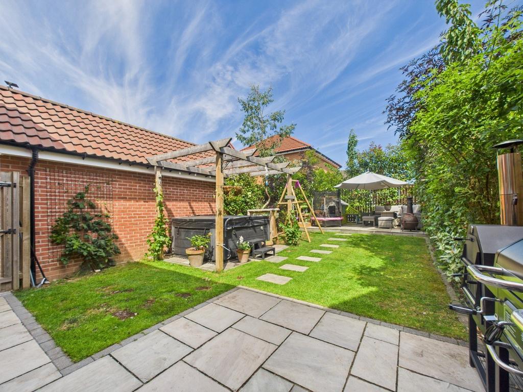 4 Bedroom Detached House - For Sale