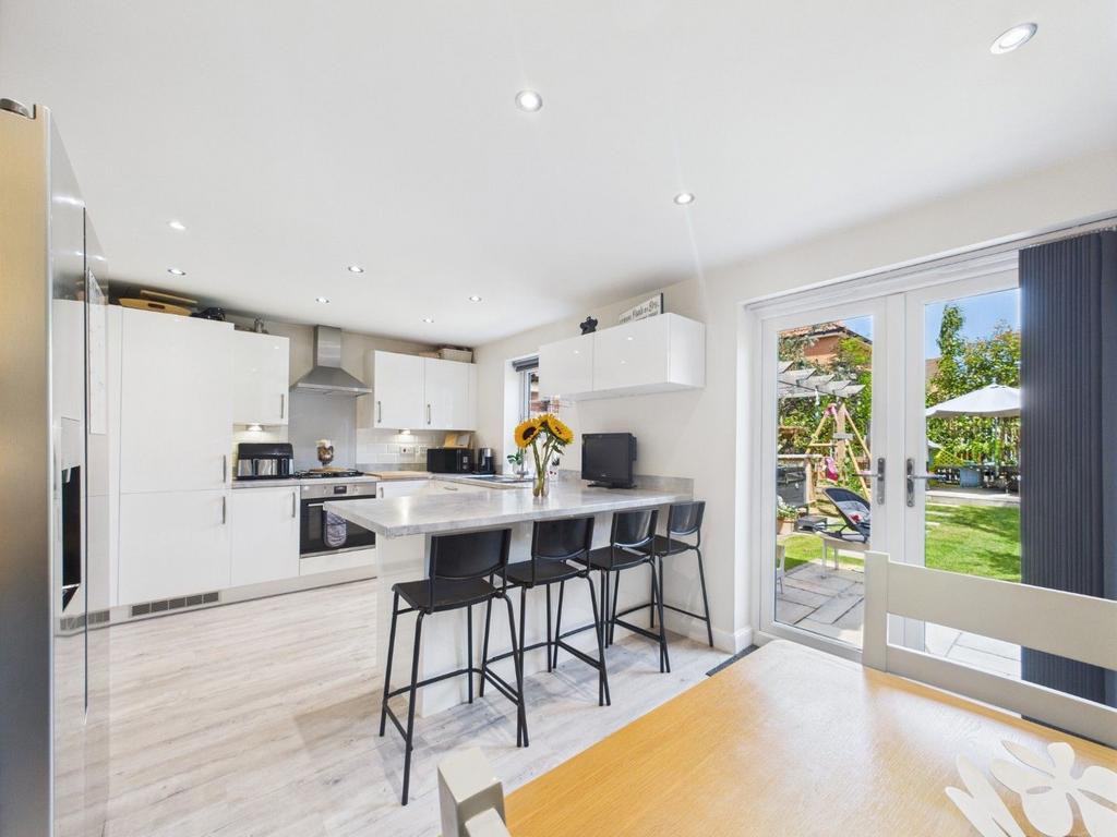 4 Bedroom Detached House - For Sale