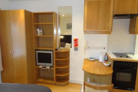 1 bedroom apartment to rent, Cartwright Gardens, London, WC1H
