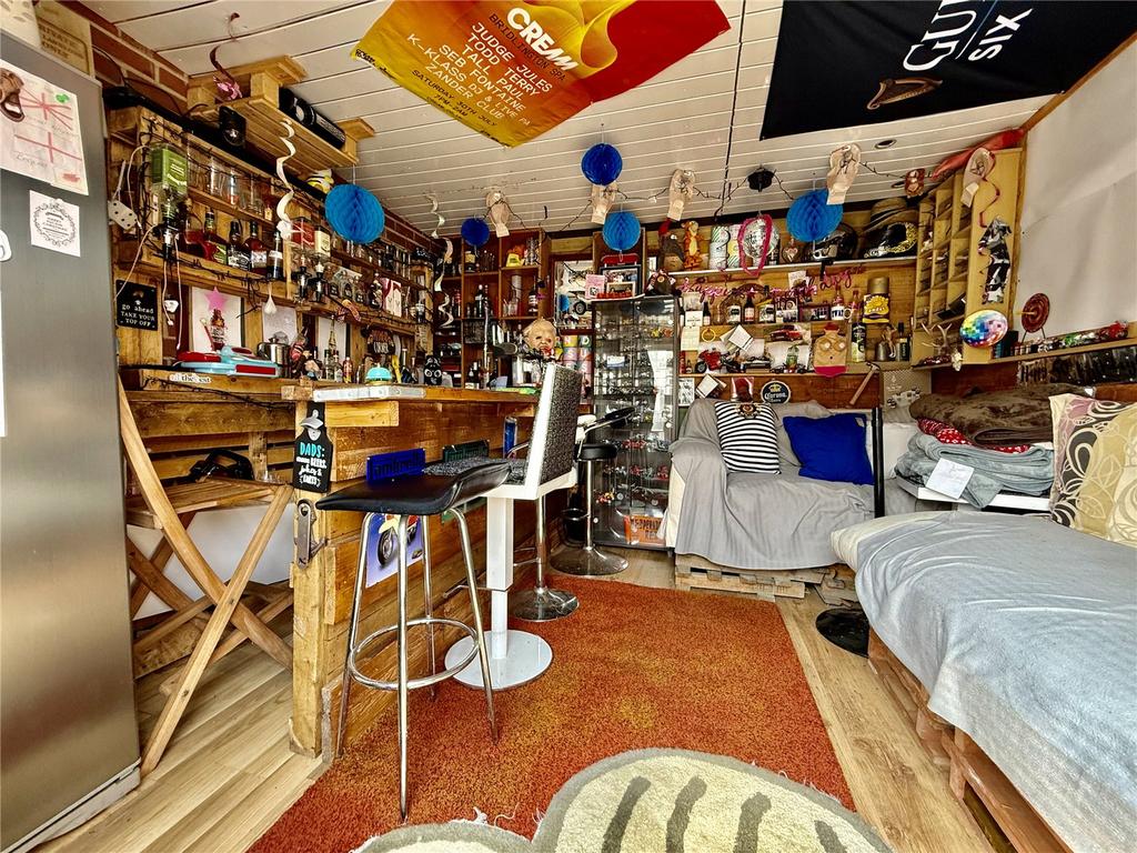 Garden Bar Area