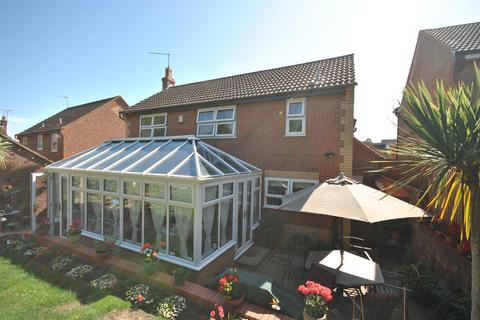 5 bedroom detached house for sale, Primula Close, Northampton