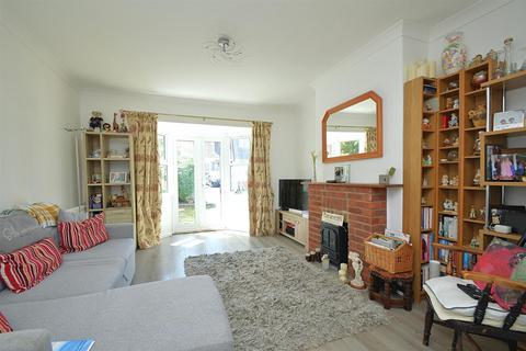 2 bedroom detached bungalow for sale, CLOSE TO SHOPS * SHANKLIN