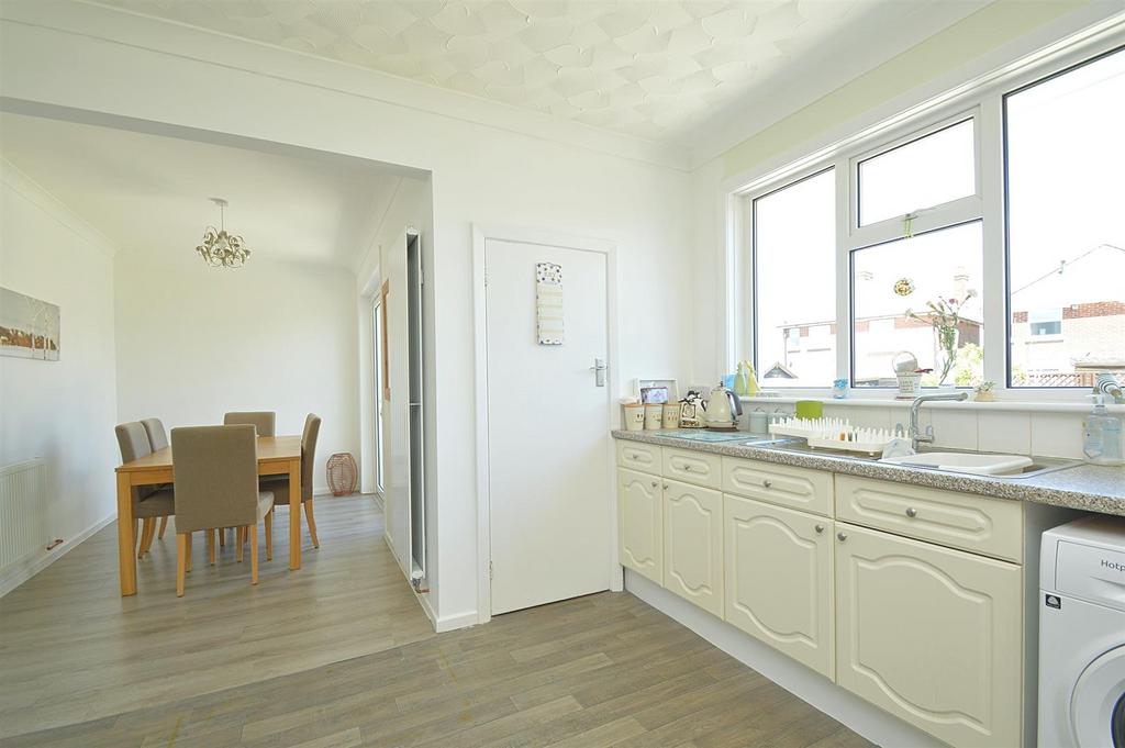 Resized Kitchen Diner1.jpg