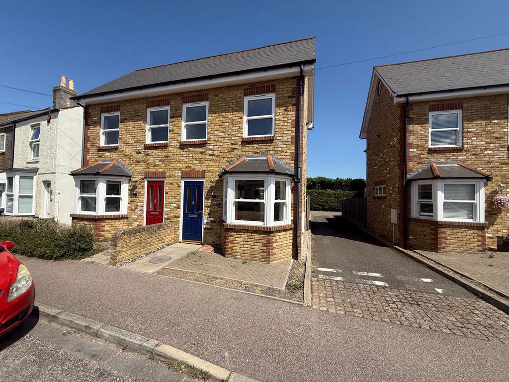 Southwood Road, Ramsgate CT11 3 bed semi-detached house - £275,000