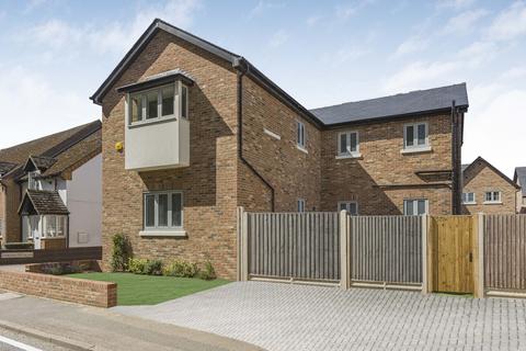Frogmore, St Albans, Herts, AL2 2LP
