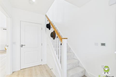 6 Appian Way, Chineham, Basingstoke, RG24 8BH