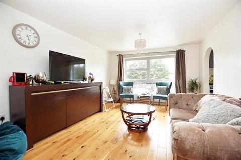 undefined, Thistleworth Close, Middlesex