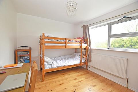 9 Thistleworth Close, Isleworth, TW7 4QQ