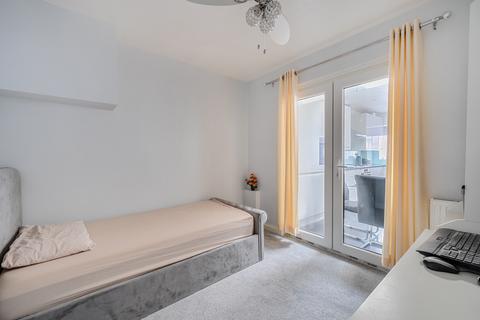 14 Paisley Road, Carshalton, SM5 1SR
