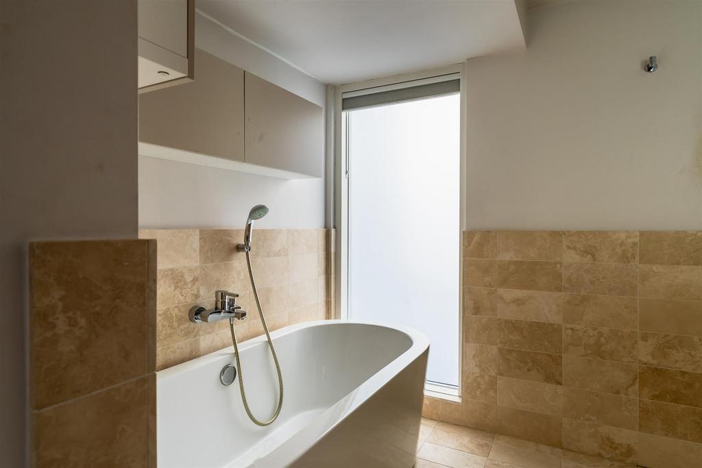 Master En-Suite