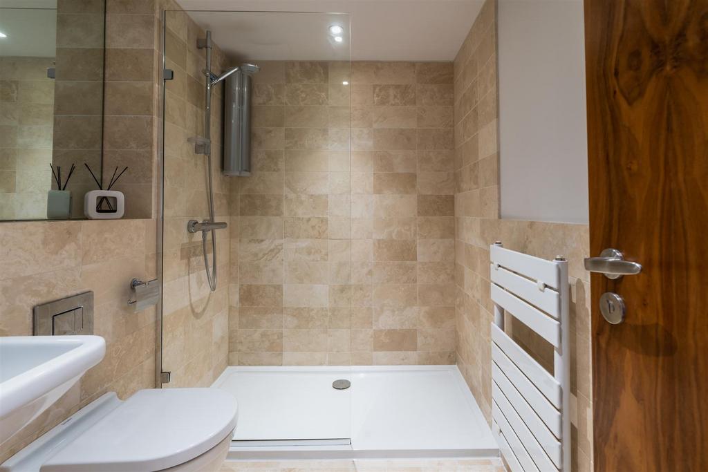 Family Shower Room