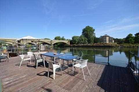 3 bedroom houseboat for sale, Ducks Walk, Twickenham TW1