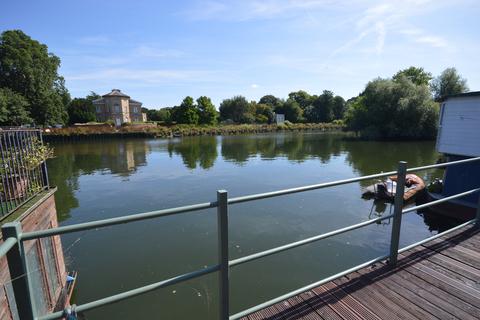 3 bedroom houseboat for sale, Ducks Walk, Twickenham TW1