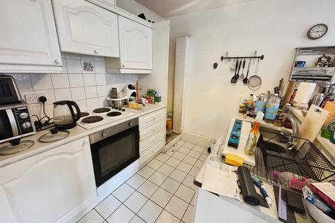 2 bedroom flat to rent, Wellington Road South, Stockport, Greater Manchester, SK3
