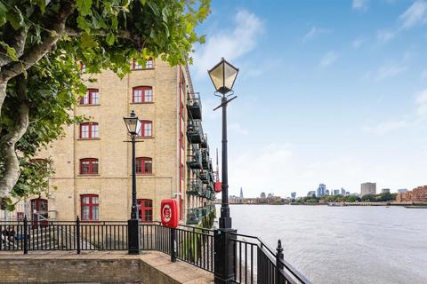 1 bedroom flat for sale, Globe Wharf, Rotherhithe Street, SE16