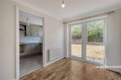 3 bedroom semi-detached house to rent, Petronius Way, Colchester CO4