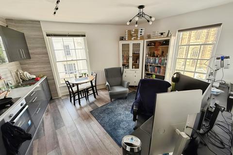 1 bedroom flat for sale, Flat 4, 12 Spencer Street, Leamington Spa, Warwickshire CV31 3NF