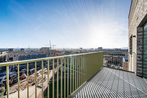 2 bedroom flat to rent, Tide Street, Barking, IG11