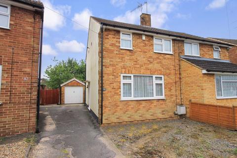 2 bedroom semi-detached house to rent, Peartree Road, Luton LU2