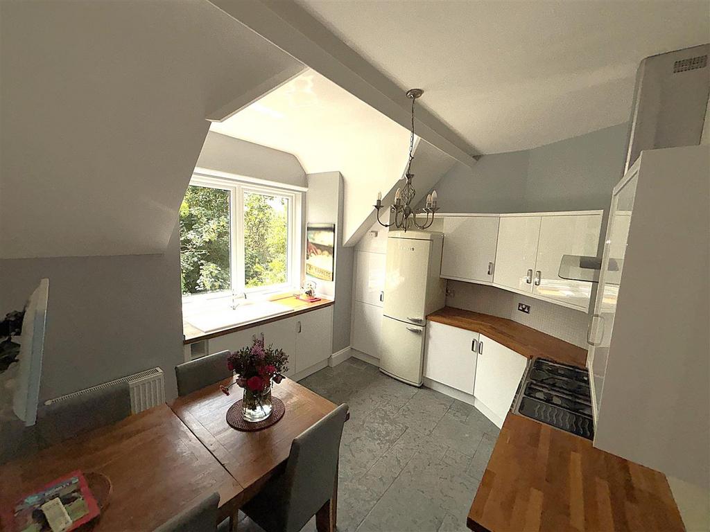 Fitted kitchen/breakfast room