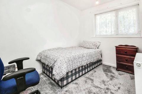 1 bedroom in a house share to rent, Tyndall walk, Woodgate