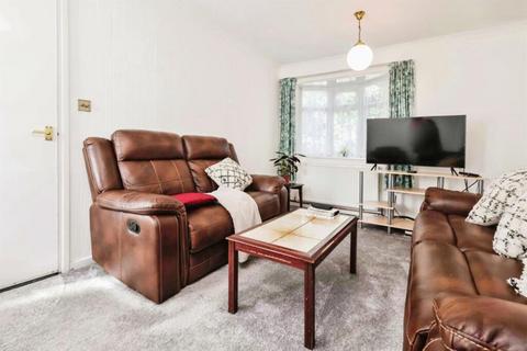 1 bedroom in a house share to rent, Tyndall walk, Woodgate