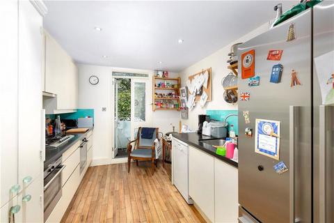 3 bedroom terraced house for sale, Gayford Road, London W12
