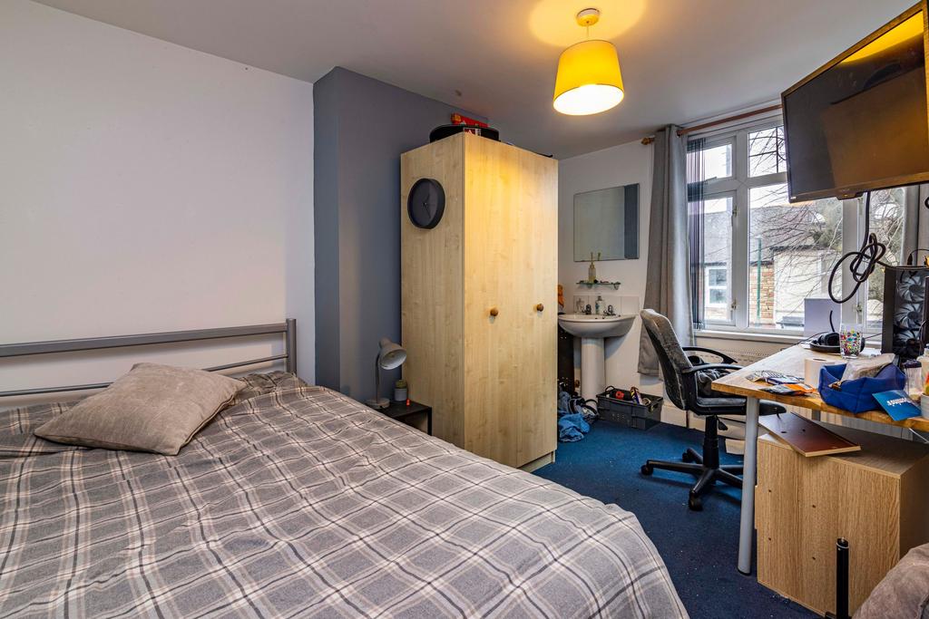 Bedroom 5