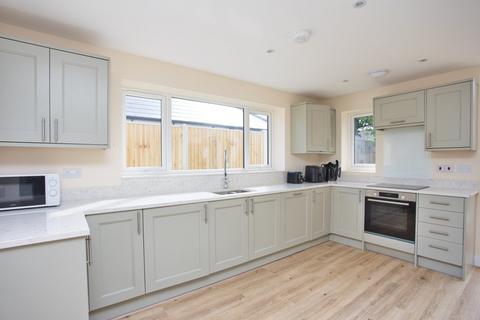 2 bedroom bungalow for sale, Bewsbury Crescent, Whitfield, CT16