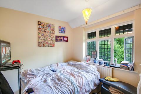 51 Copthorne Road, Felbridge, East Grinstead, RH19 2PB