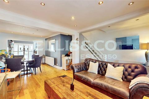 19 Lyndhurst Road, Greenford, UB6 9QR
