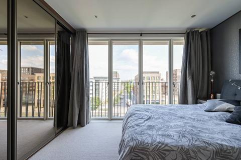 2 bedroom flat to rent, Royal Albert, Gallions Reach, London, E16