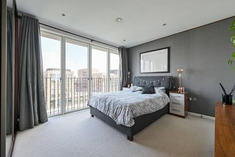 2 bedroom flat to rent, Royal Albert, Gallions Reach, London, E16