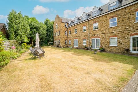 1 bedroom retirement property for sale, Brooklands Hockley Road, Rayleigh - SS6