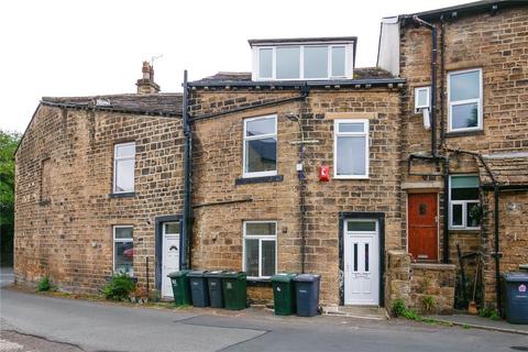 2 bedroom flat to rent, St. James Place, Shipley BD17