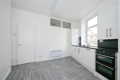 2 bedroom flat to rent, St. James Place, Shipley BD17
