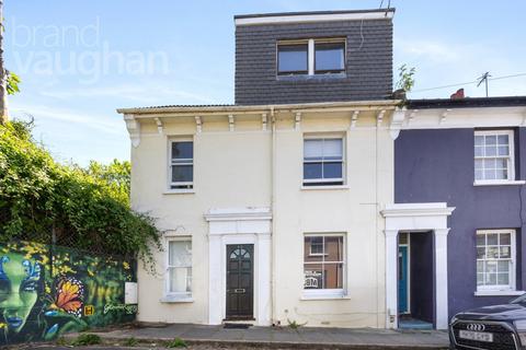 4 bedroom end of terrace house to rent, Picton Street, East Sussex BN2