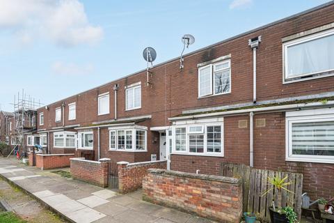 Blanch Close, Peckham, London, SE15