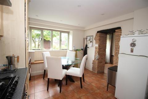3 bedroom barn conversion to rent, Claverton