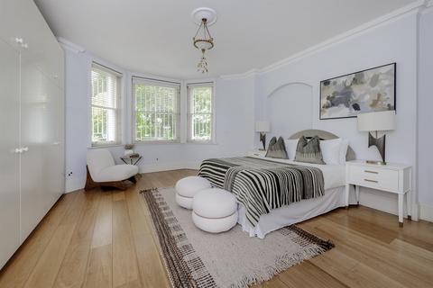 4 bedroom flat for sale, Holland Park, London, W11
