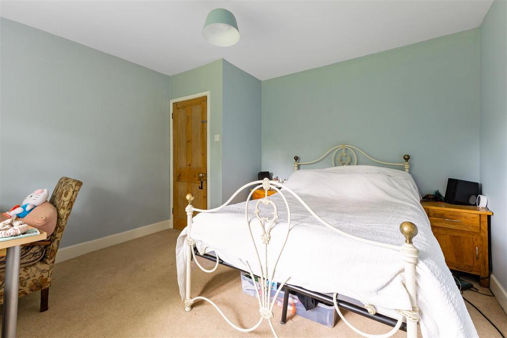 92265 Farthings-Powntley-Copse-Alton (17).jpg