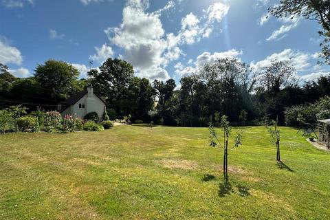 4 bedroom detached house for sale, Powntley Copse, Alton