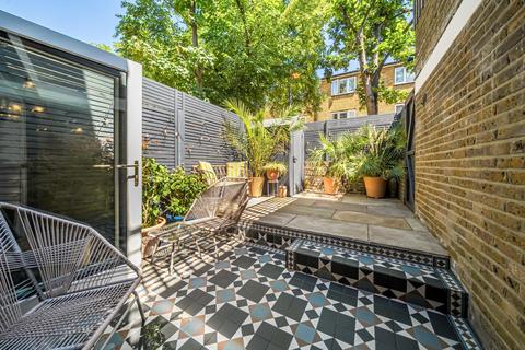 2 bedroom flat for sale, Brixton Road, Oval, London, SW9