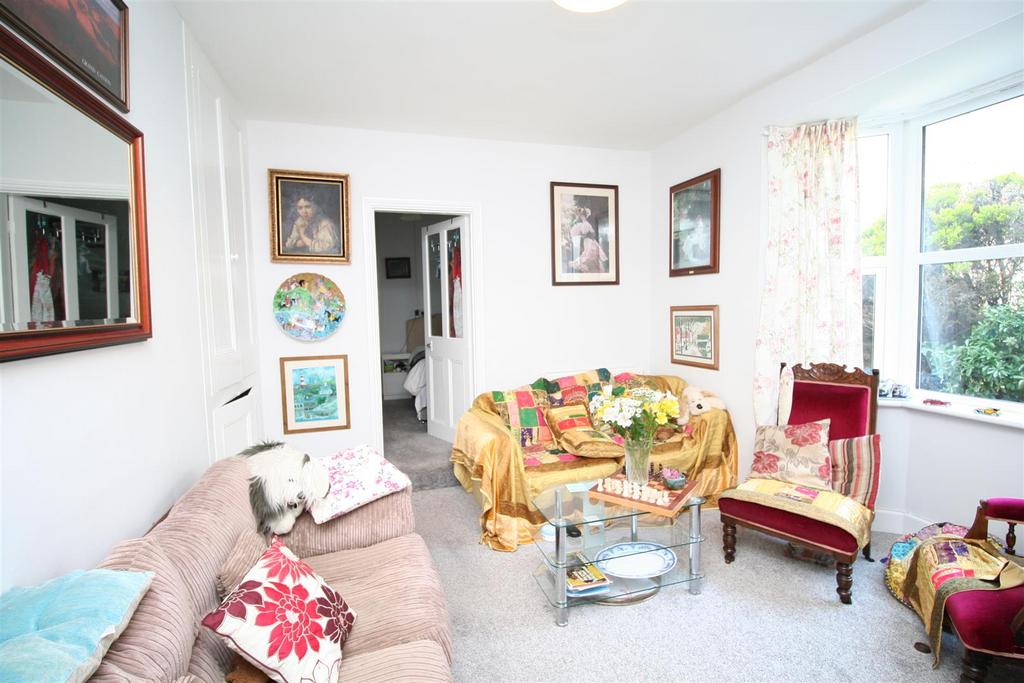 Living Room (2)