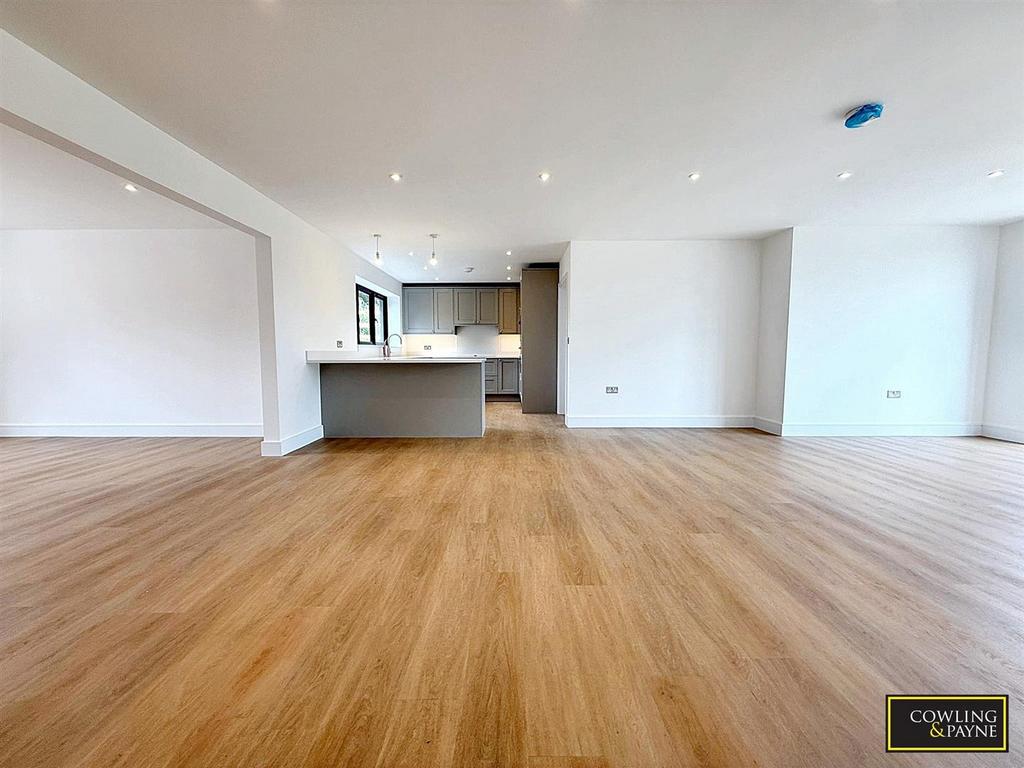 Open Planned Kitchen/Living/Dinning