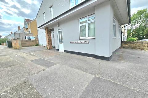2 bedroom maisonette to rent, Slewins Lane, Hornchurch, RM11
